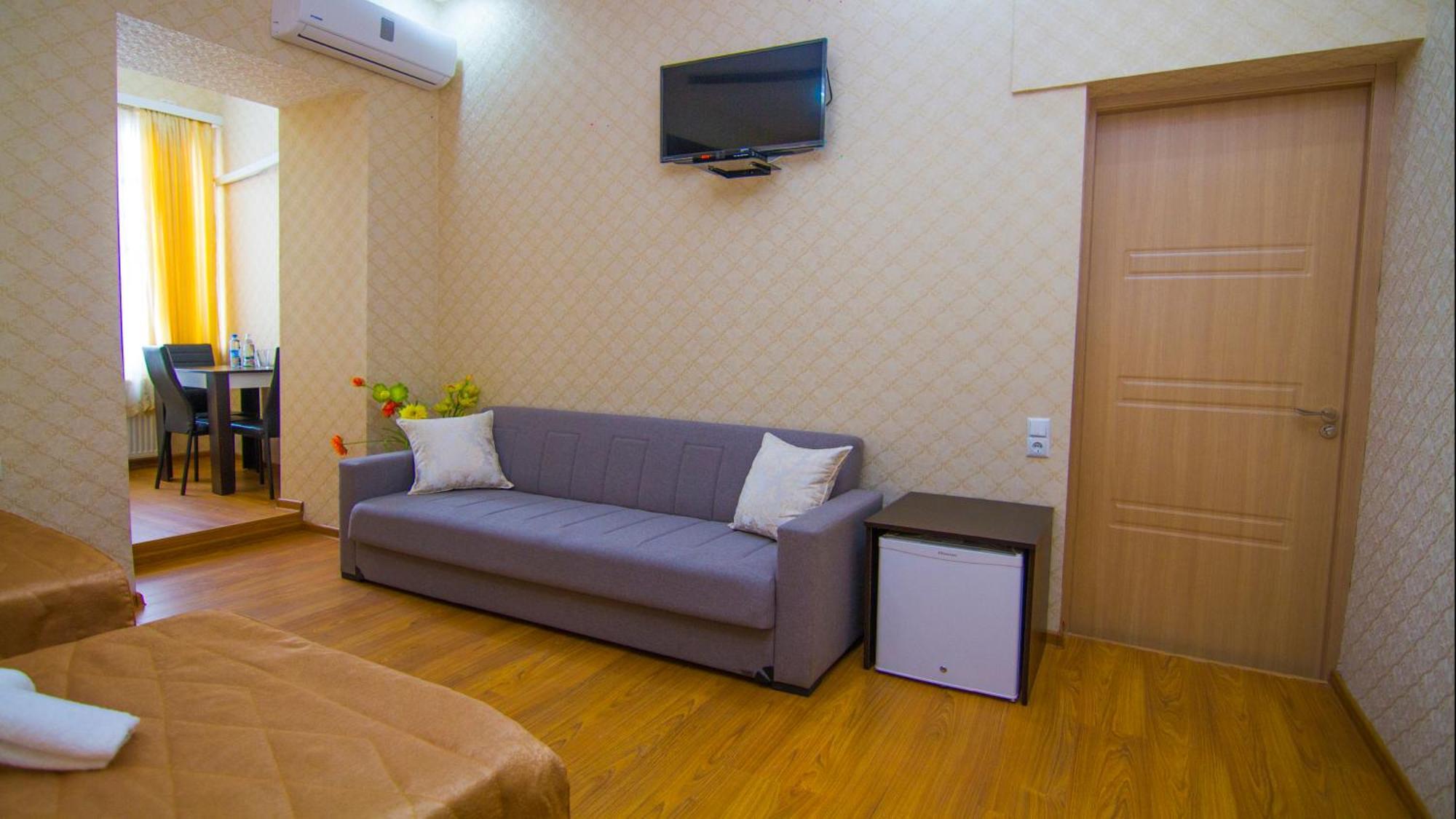 Hotel Care Inn Tbilisi Exterior foto