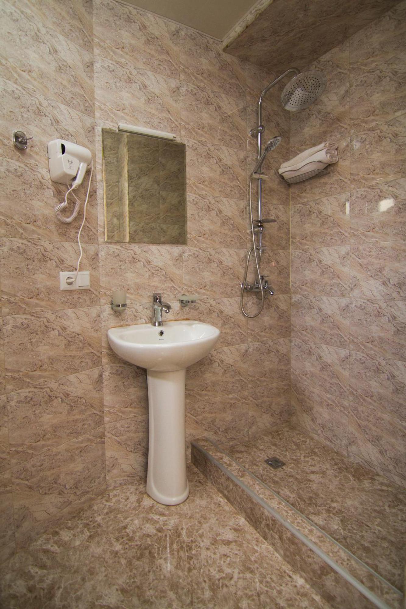 Hotel Care Inn Tbilisi Exterior foto