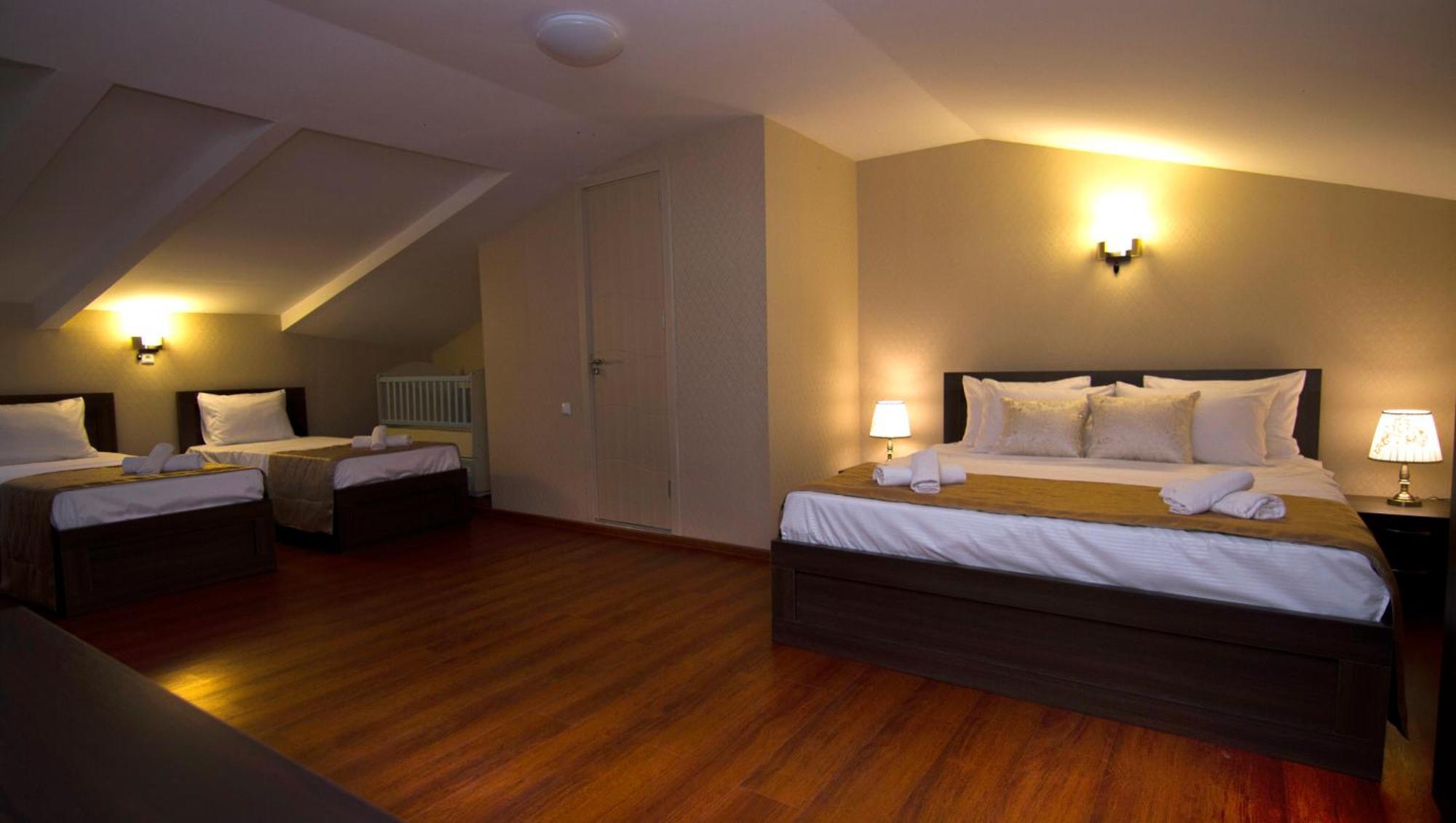 Hotel Care Inn Tbilisi Exterior foto