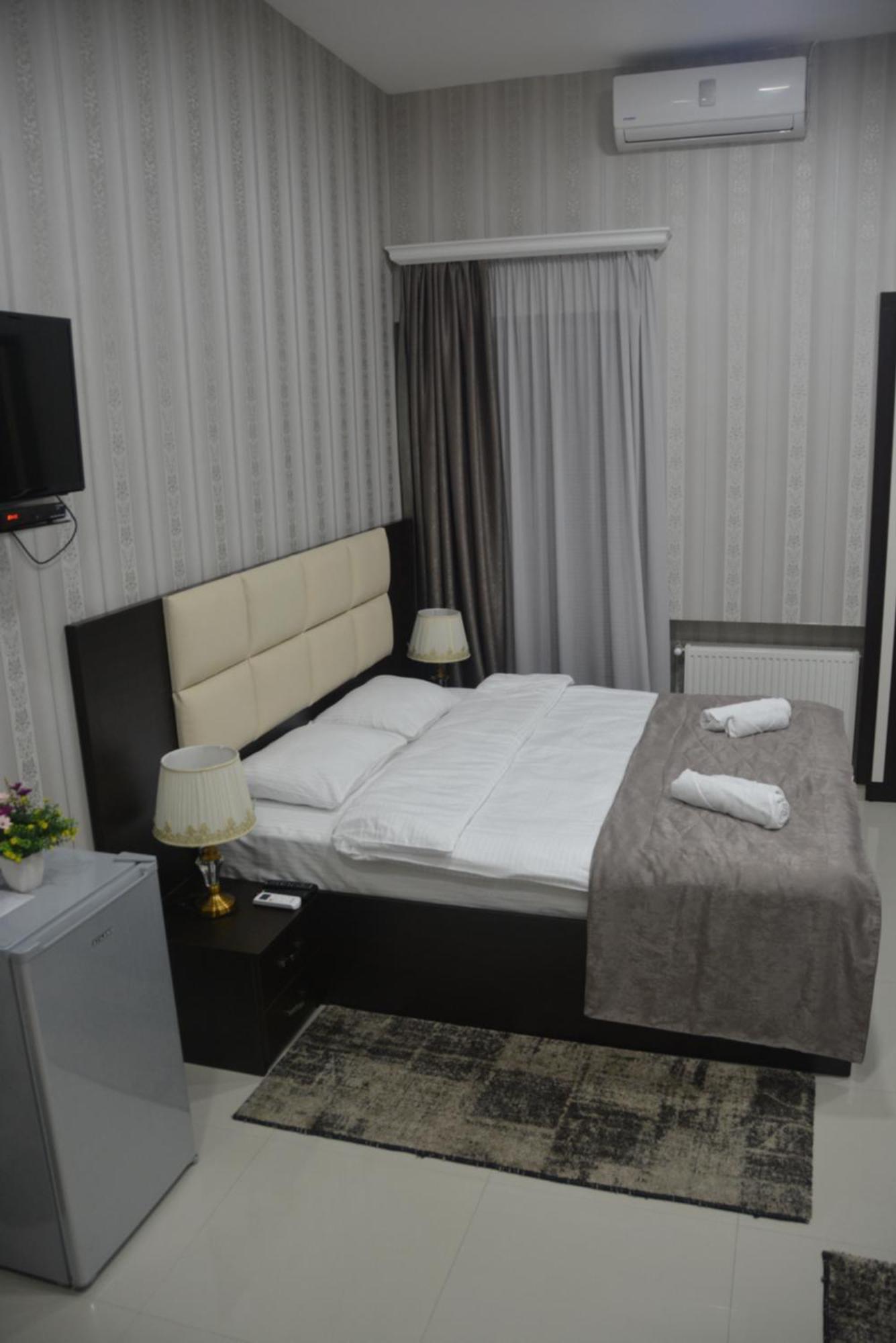 Hotel Care Inn Tbilisi Exterior foto